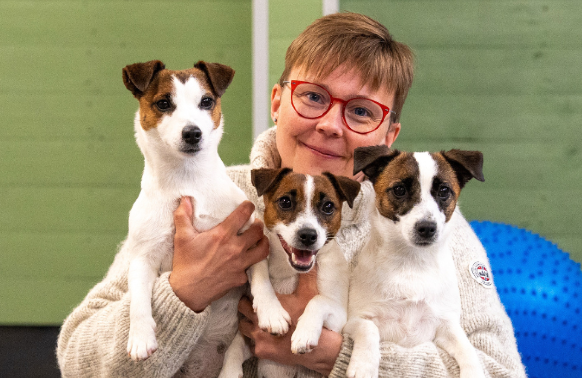 Pernilla Blomroos med hundar